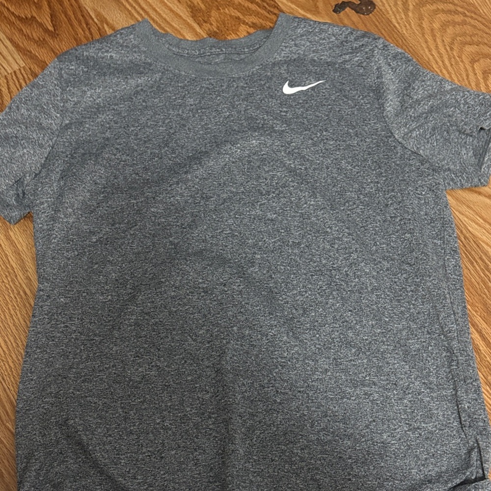 Nike Men's Heather Gray Short Sleeve Tee